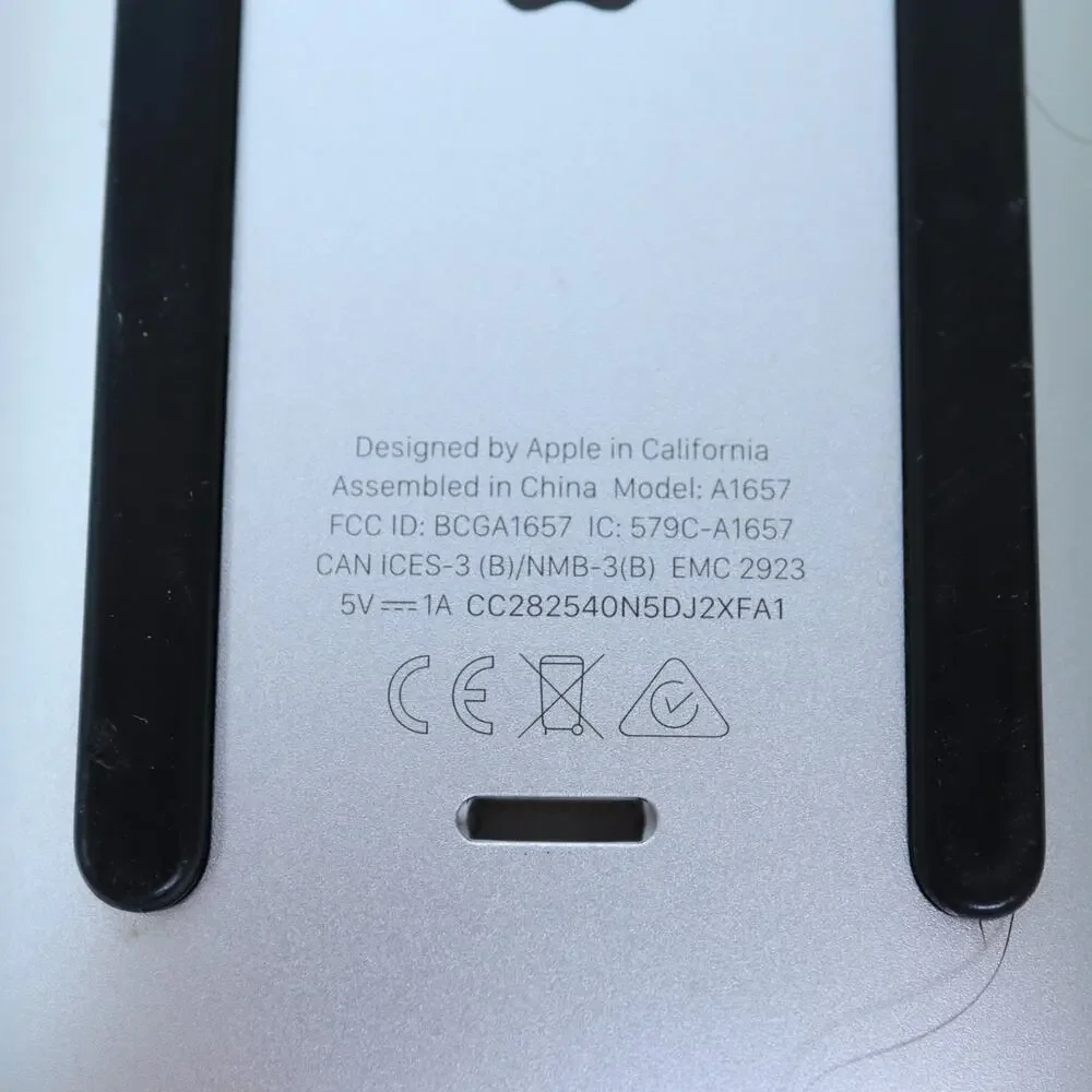 Apple Bluetooth Magic Computer Mouse Model A1657 MK2E3AM/A Tested Working